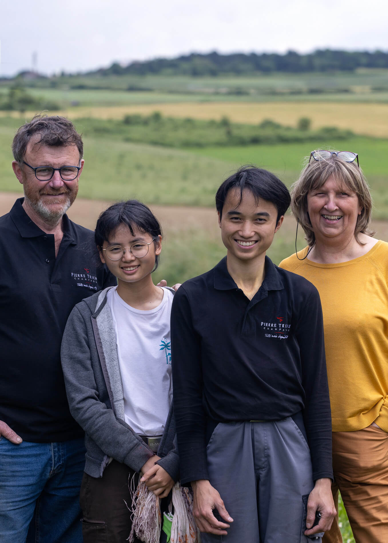 Portrait de la famille Trichet, Pierre, Mireille et leurs 2 enfants Marie et Vincent