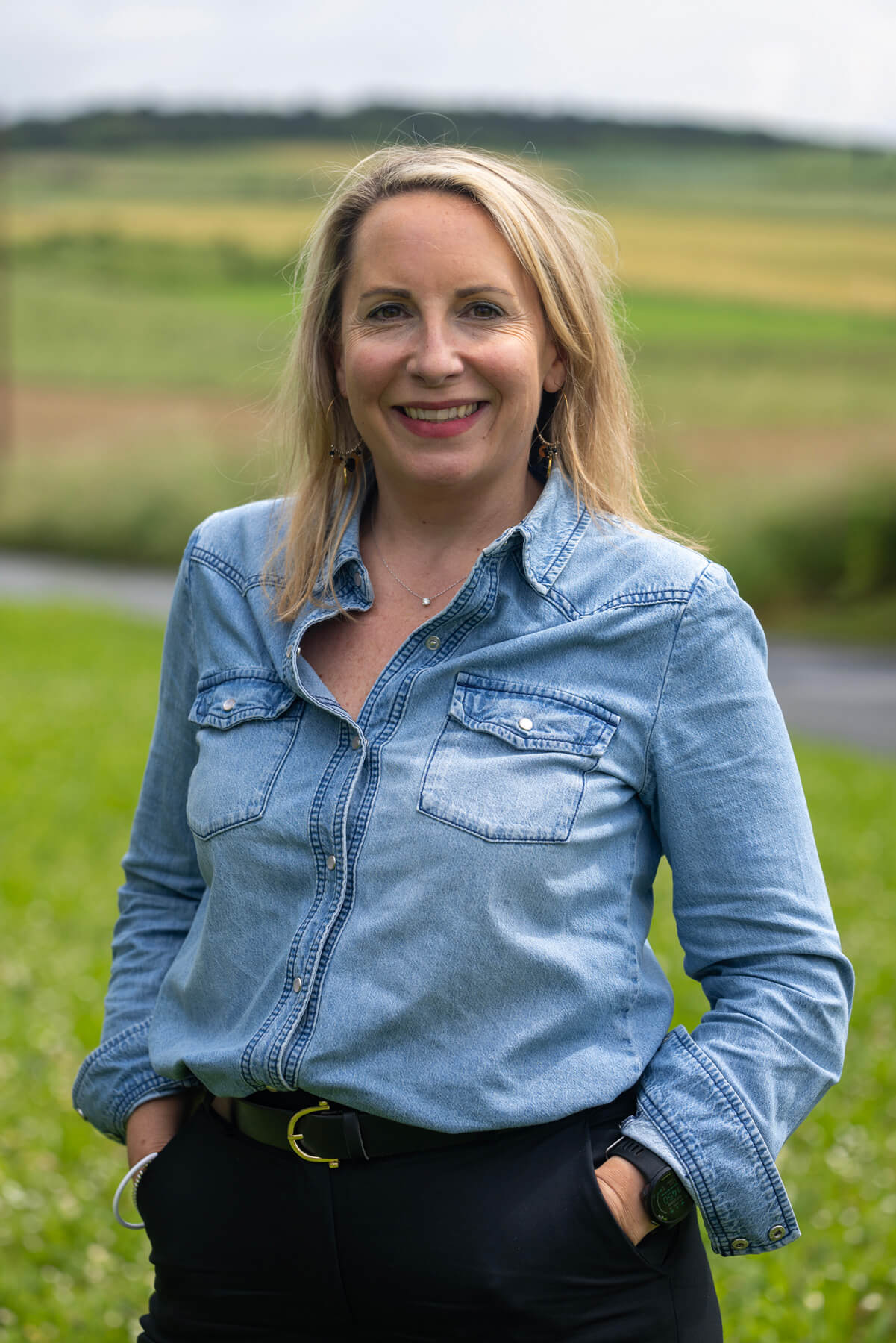 Portrait of Émeline, responsible for marketing and purchasing at Pierre Trichet champagne