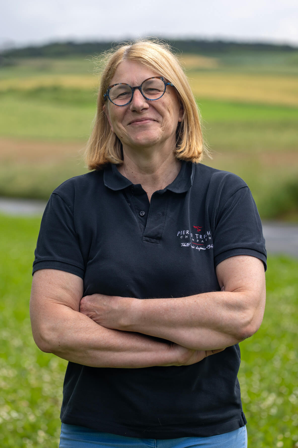 Portrait of Géraldine, responsible for reception, preparation of bottles and orders